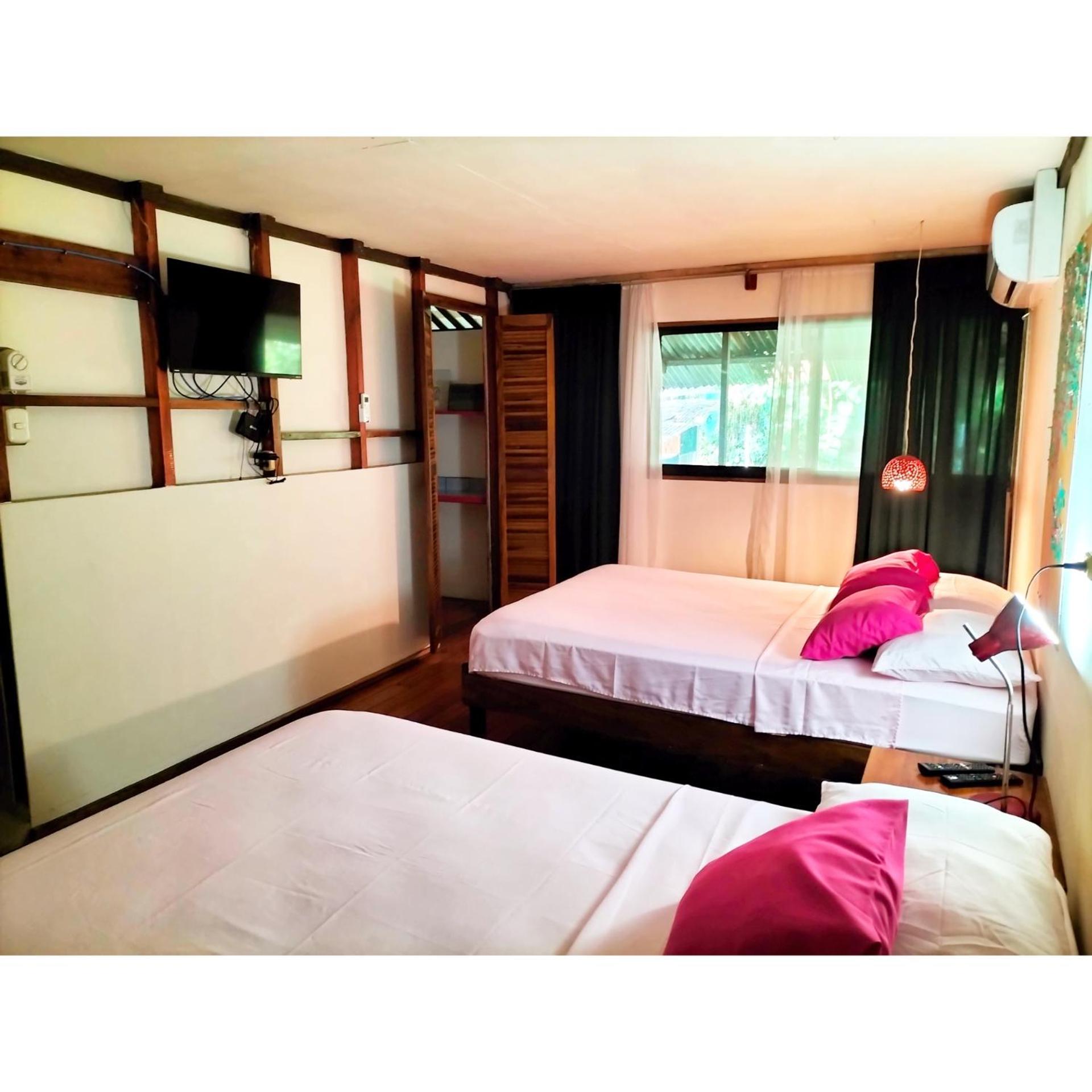 Cabinas Coconut Grove Puerto Viejo de Talamanca ภายนอก รูปภาพ