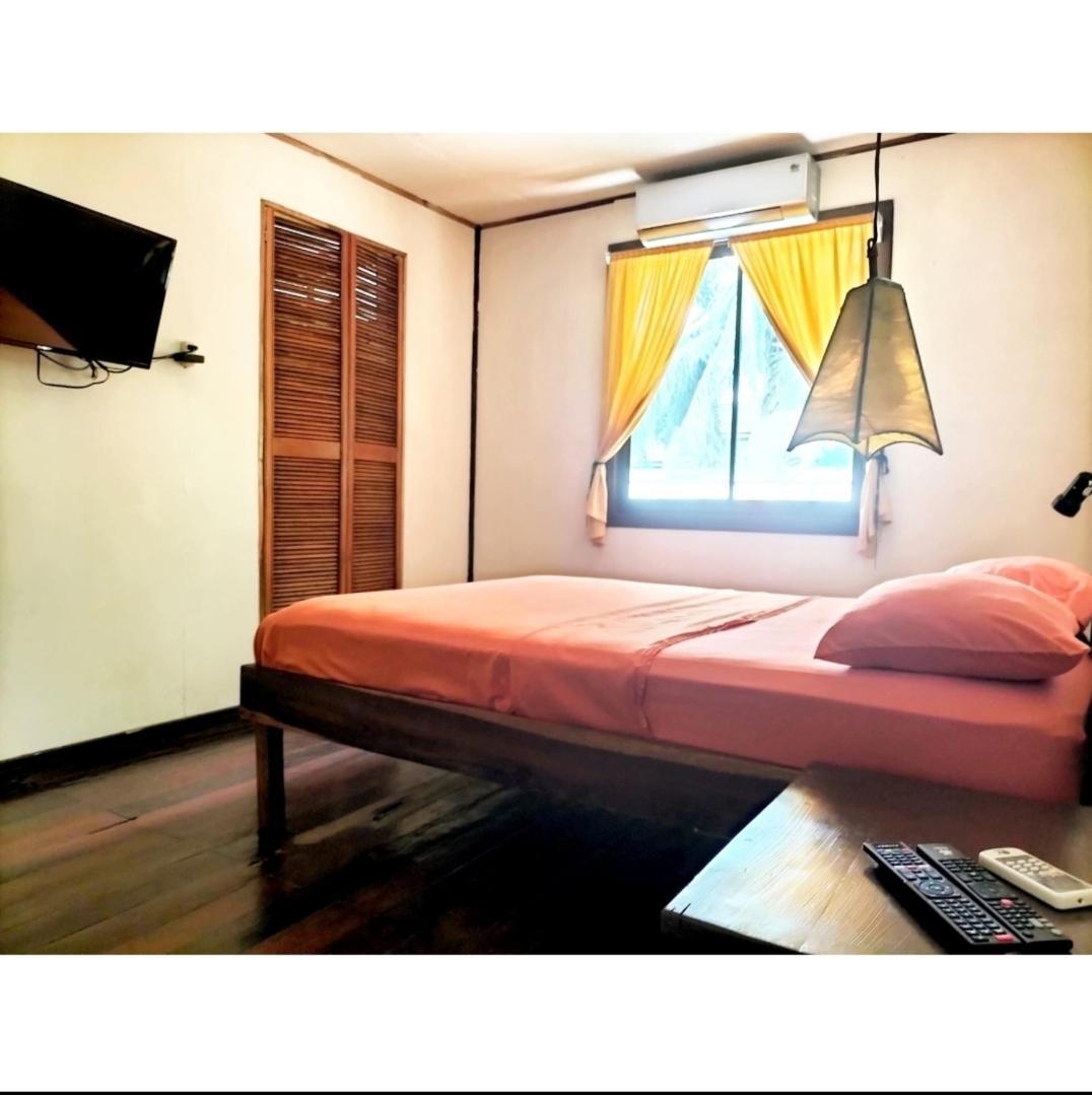 Cabinas Coconut Grove Puerto Viejo de Talamanca ภายนอก รูปภาพ
